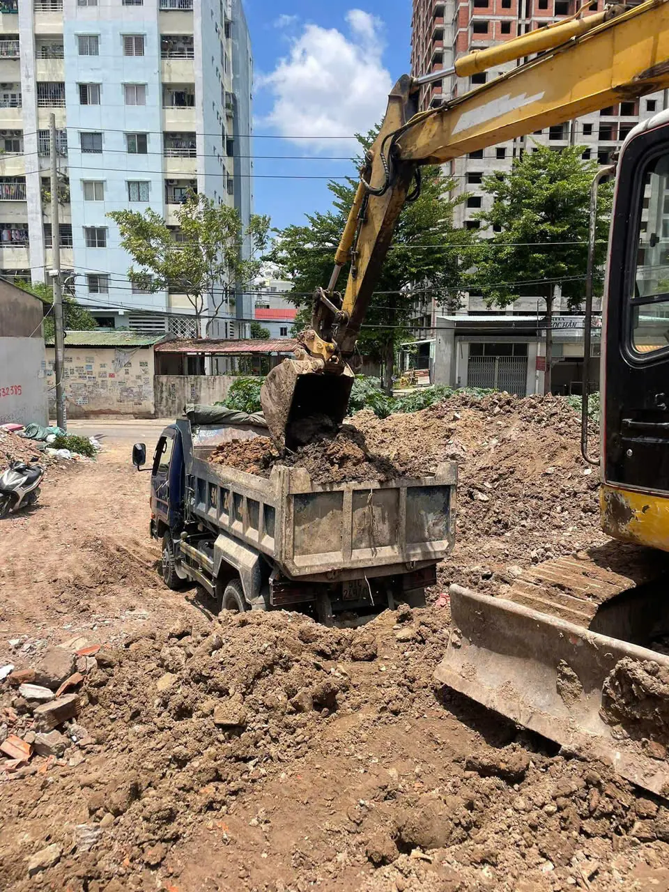 Khi nào cần đập phá tháo dỡ nhà cũ để xây mới?