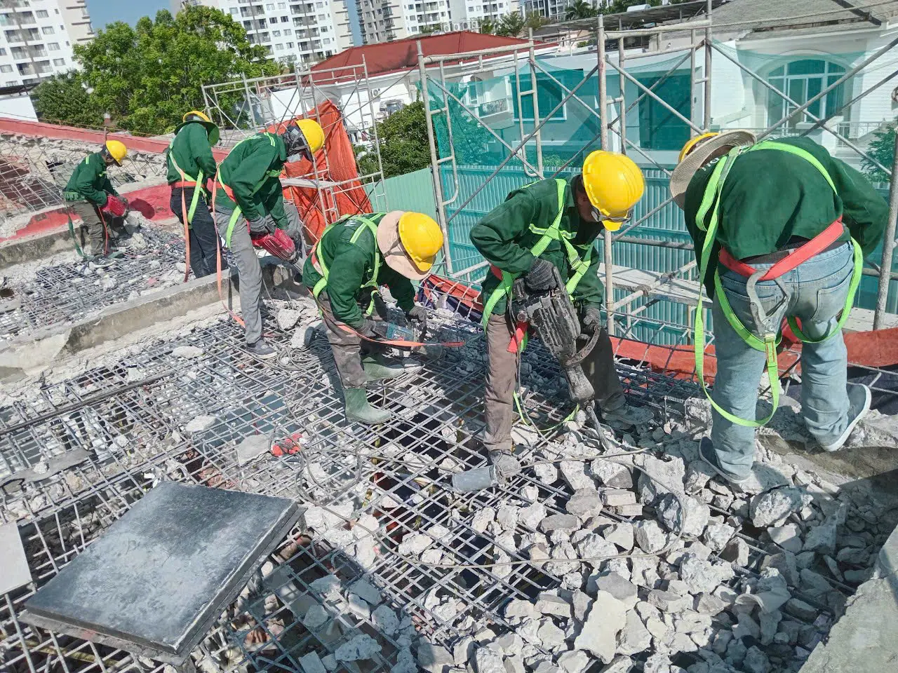 Đập phá tháo dỡ nhà là gì? Những điều cần biết trước khi thi công